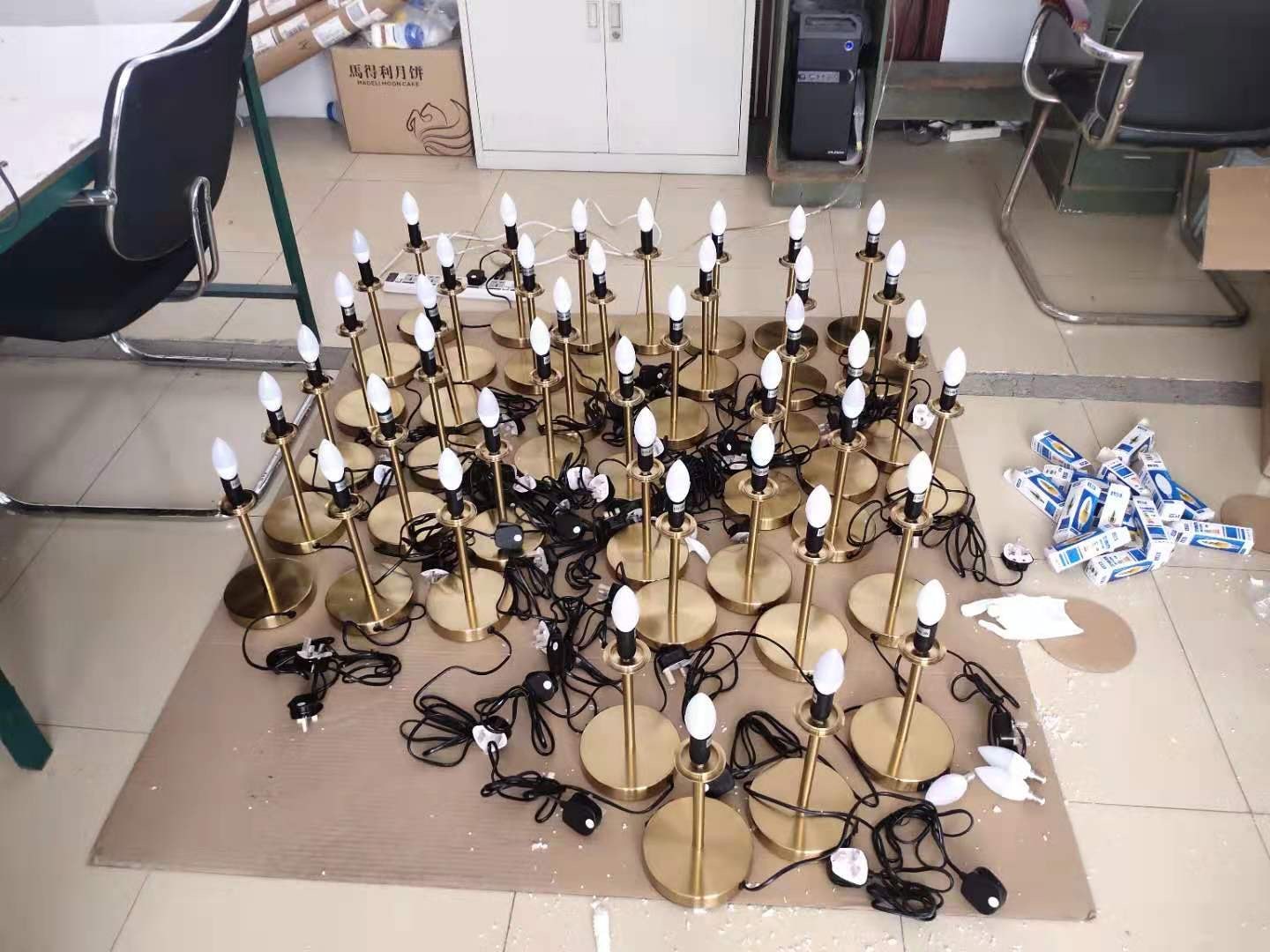 USB table lamps powered on during pre-shipment inspection in China